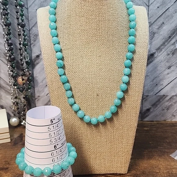 Faceted Aqua Hand Knotted  20 Inch Necklace Set. Aprilsplace Chicken - Picture 7 of 7